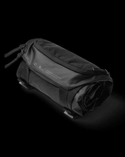 D_B_ - Skate Carrier 32L (Black Out)
