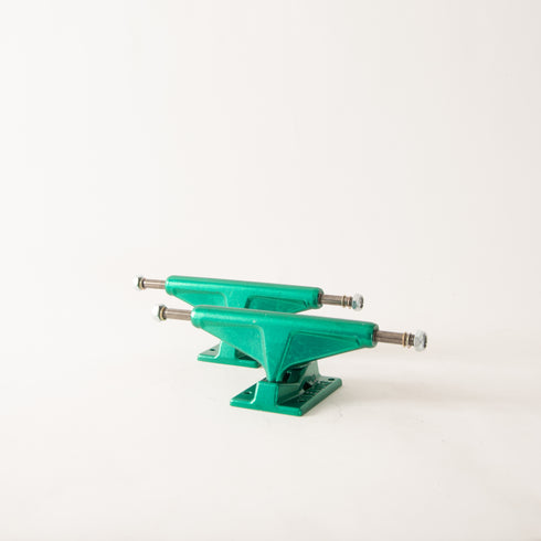 Venture - Anodized Team Green Trucks (5.2H/5.8)