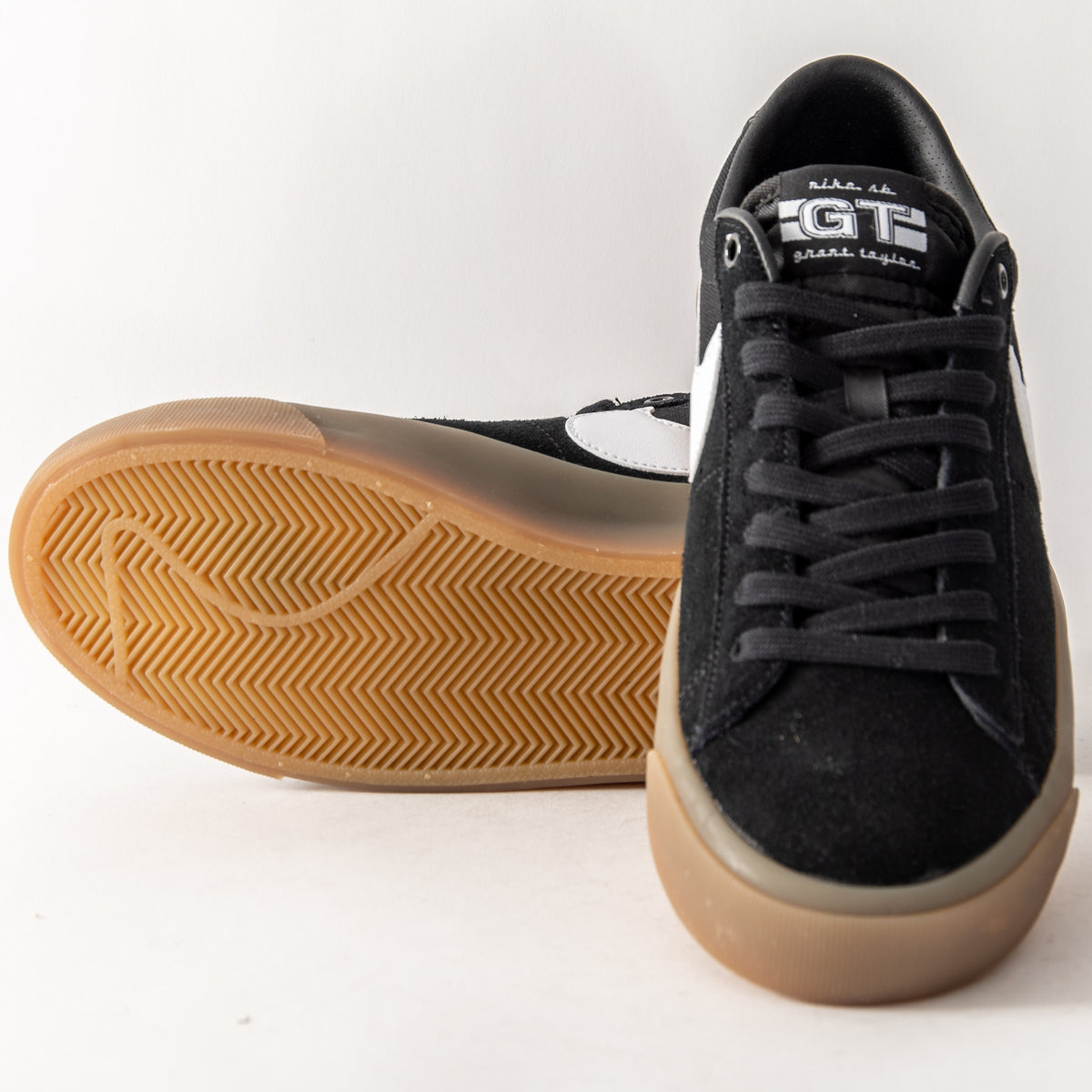 Nike blazer low black gum sole Clearance