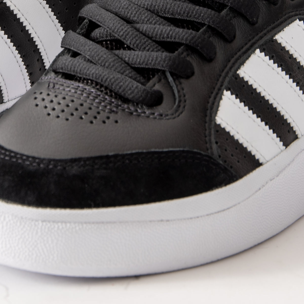 explotar Ejecutar Comerciante Adidas - Tyshawn Low (Black/White) – 303boards.com