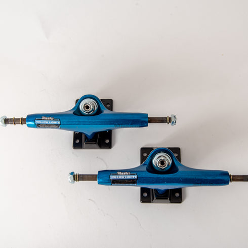 Thunder - Metallic Script Blue Hollow Light Trucks (147/149)