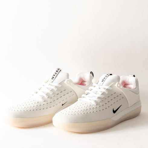 Nike SB - Zoom Nyjah 3 (White/Black)