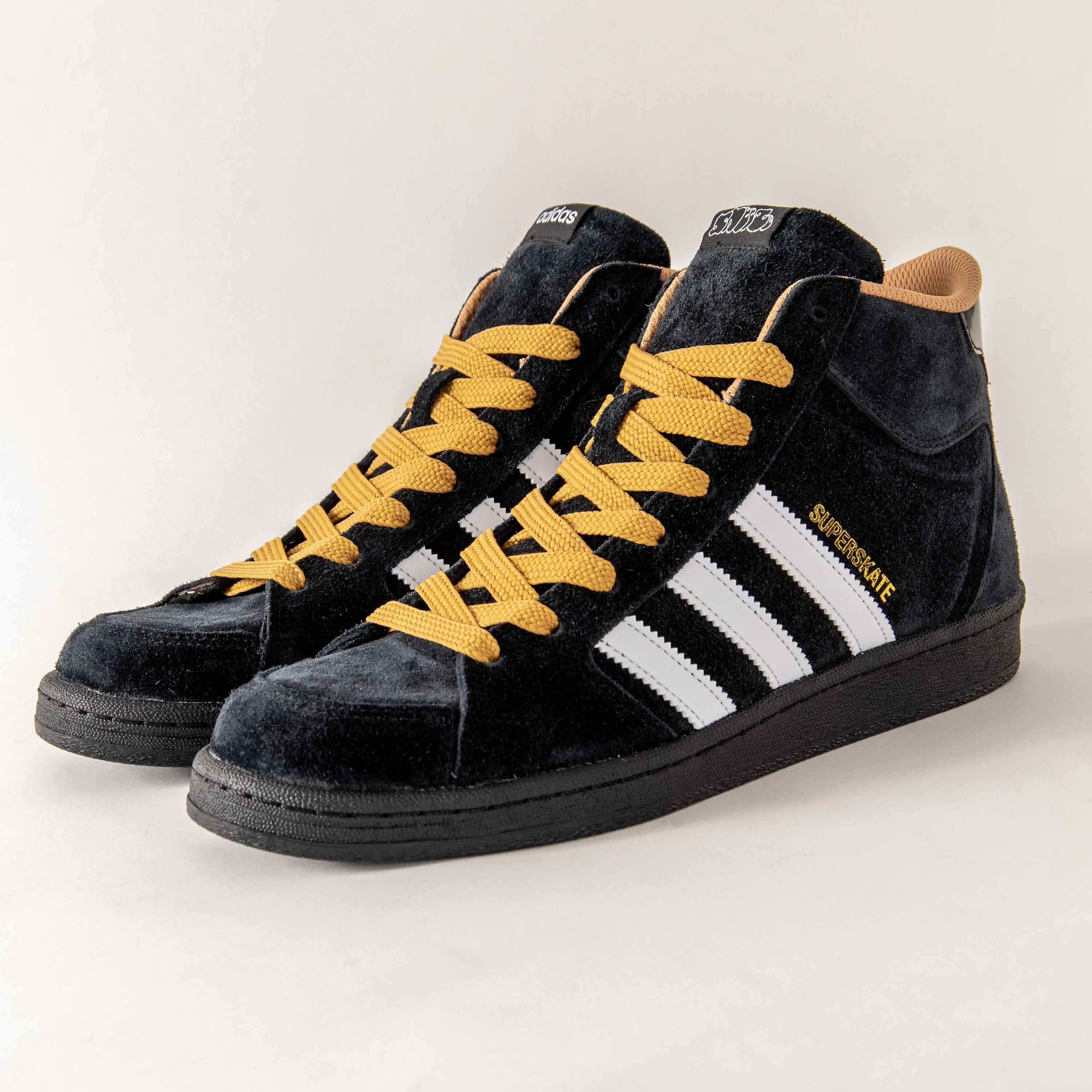 Adidas - Sneeze Superskate (Black/White)