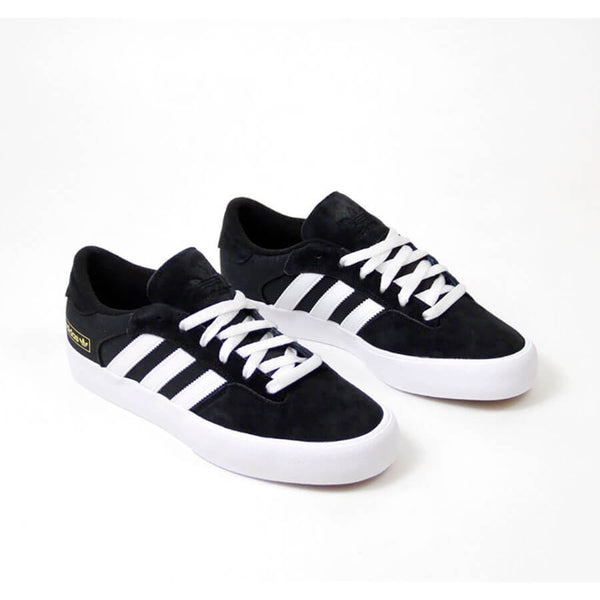 Adidas skate shoes discount black and white